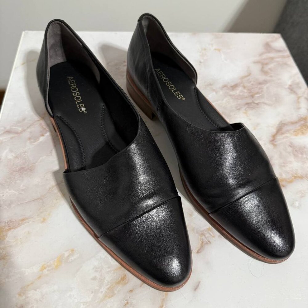 Aerosoles Pointed Toe Black Flat With Cut-Outs - Size 9